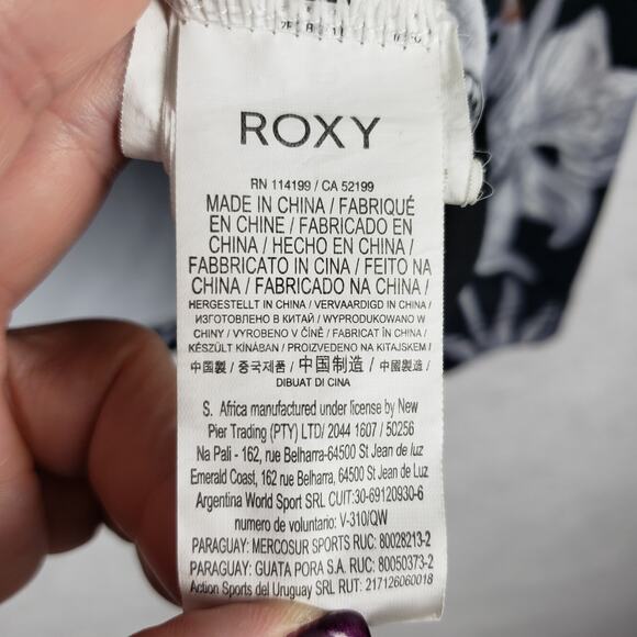 Roxy Women's M Long Sleeve Rash Guard Sun Shirt Black White Floral Hawaiian - Picture 6 of 11